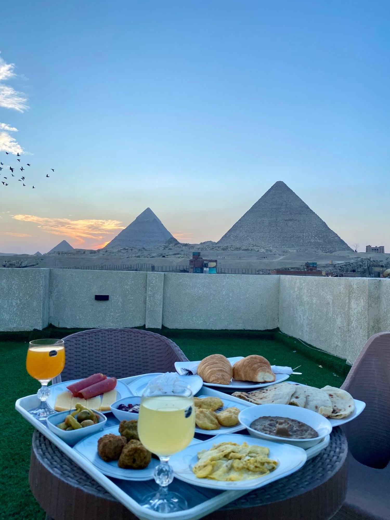 Isis Pyramids View Inn Kafret el-Gabal Exterior foto
